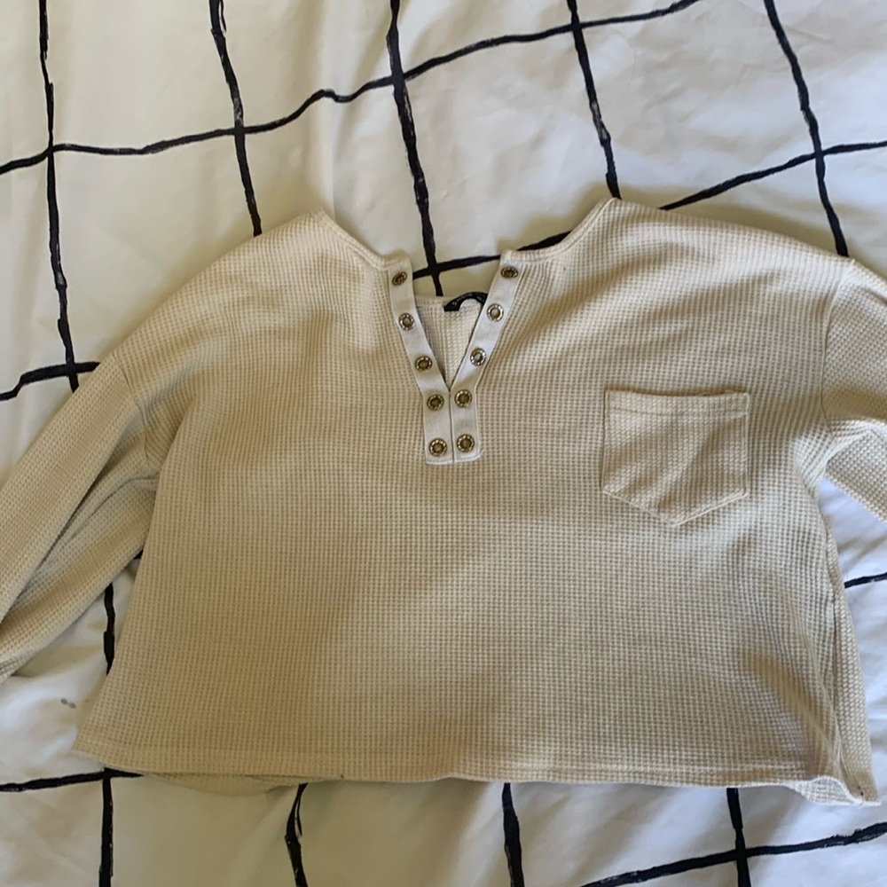 Cream v-neck waffle material knitted long sleeve